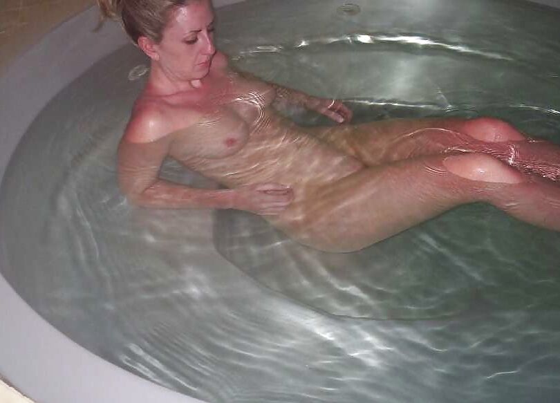 Big Tits Under Water