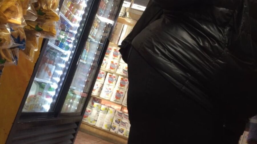 SSBBW PHAT ASS BUSTING OUT COAT