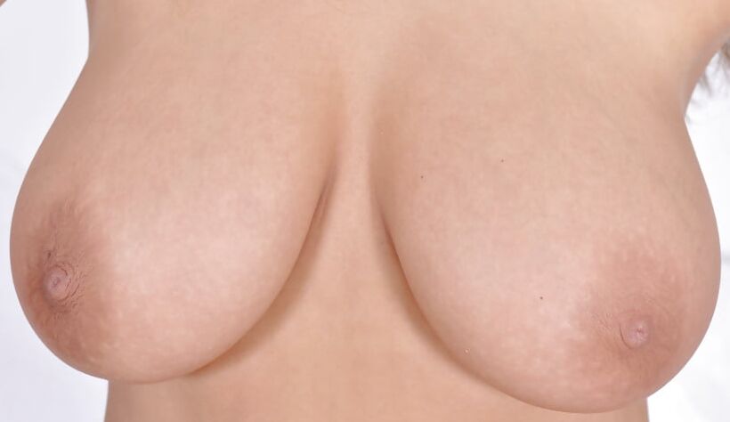 La genereuse poitrine de Magda (Magda generous breasts)