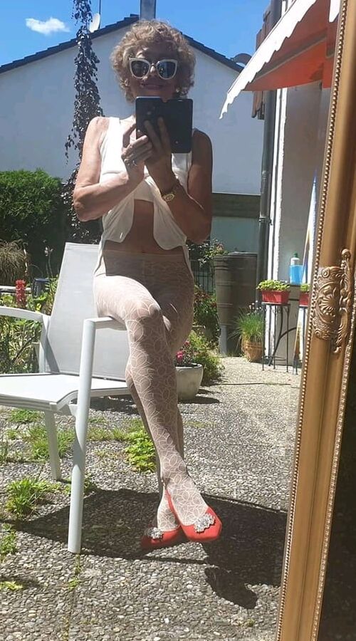 Hot pantyhose Mom