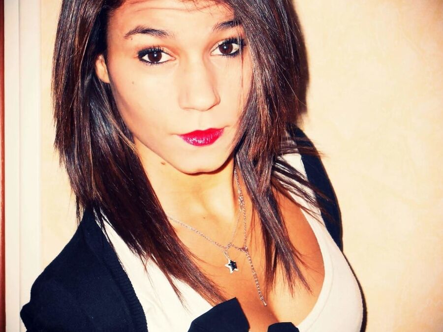 Ines infirmiere et salope