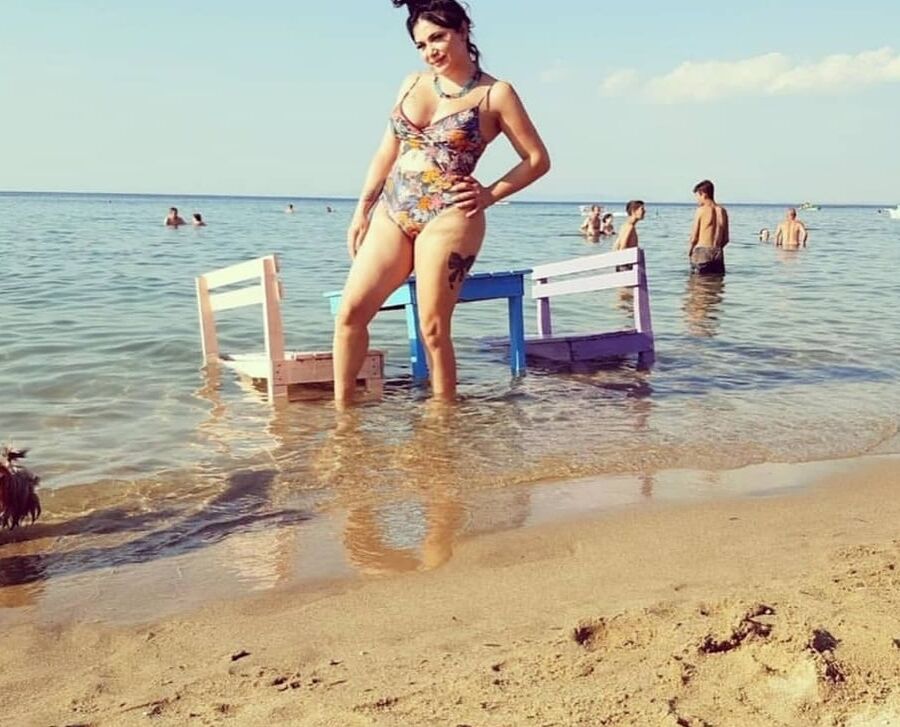 Turkish slut Hatun from Izmir yrs.