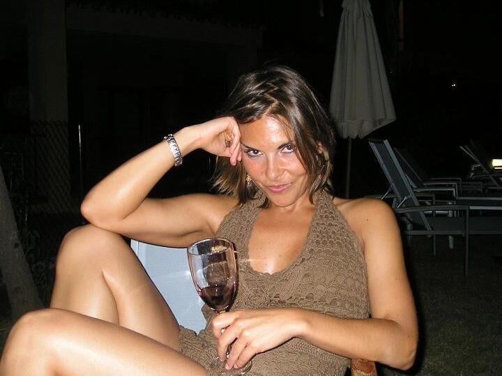 Sexy &amp; Slutty Retro MILF