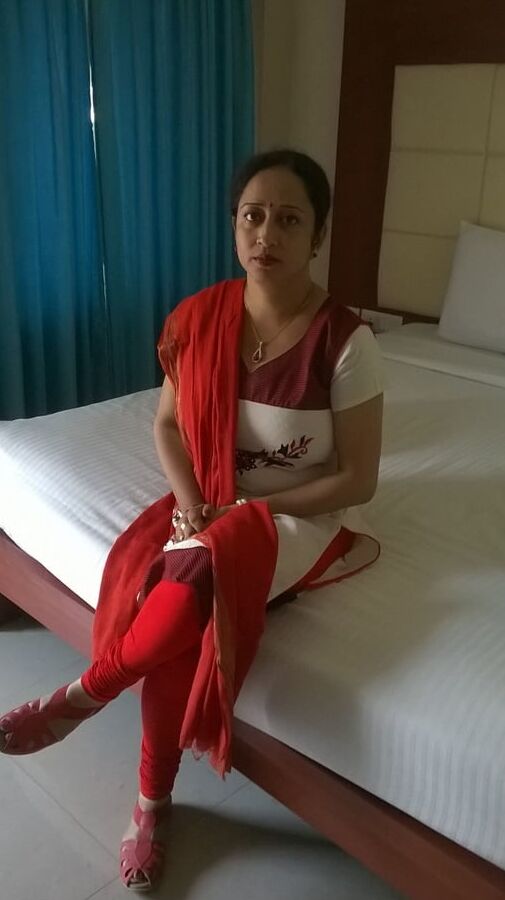 BengaliBustyWife