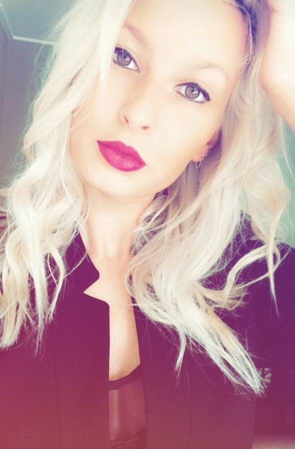 Blonde dutch slut myself