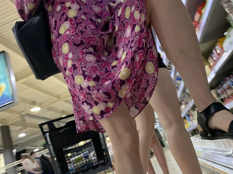 Upskirt in mall