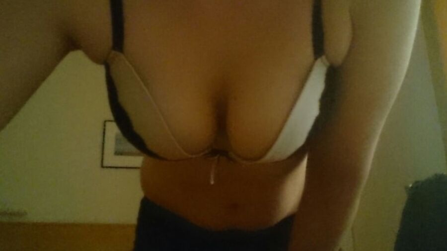 Exposure request for sexy German girlfriend