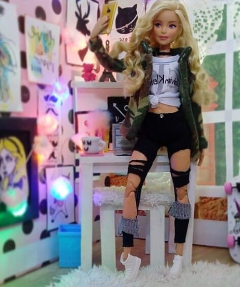 Barbie F