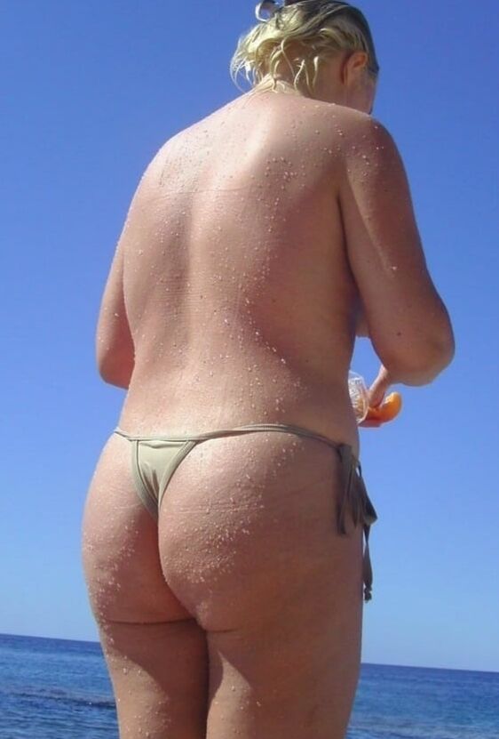 Sexy fat asses in panties and thongs