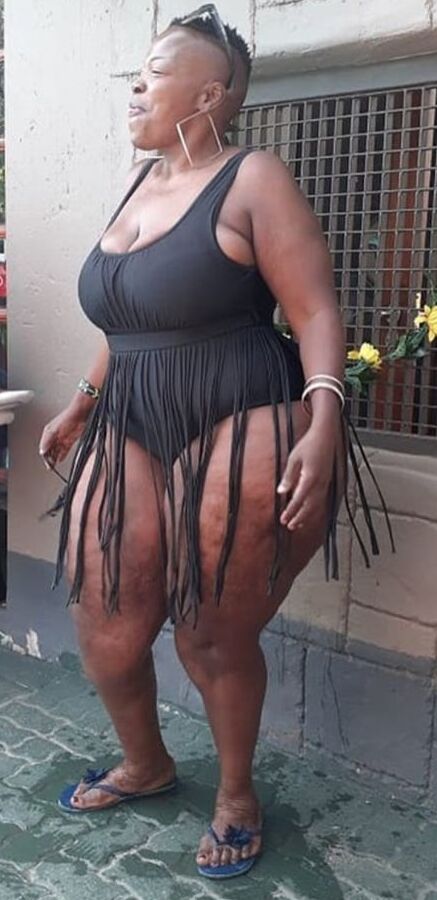 Two tons african mega bbw pears