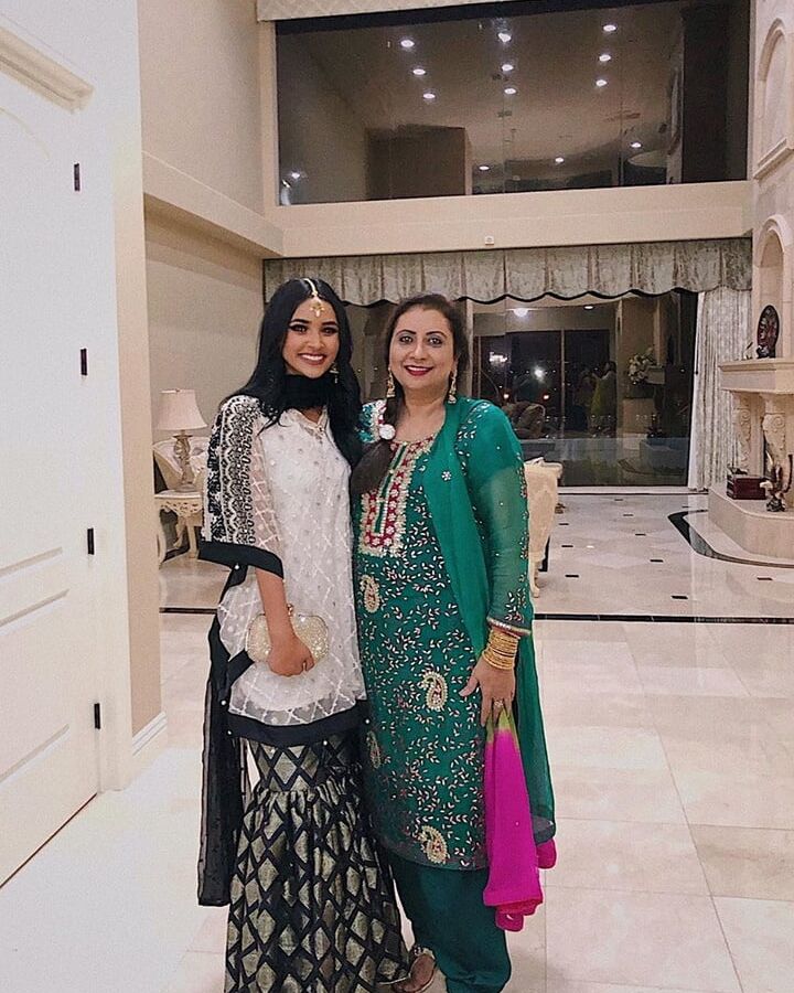 Sexy Desi Women New