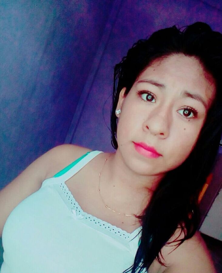 Jovencita mostrando tetas