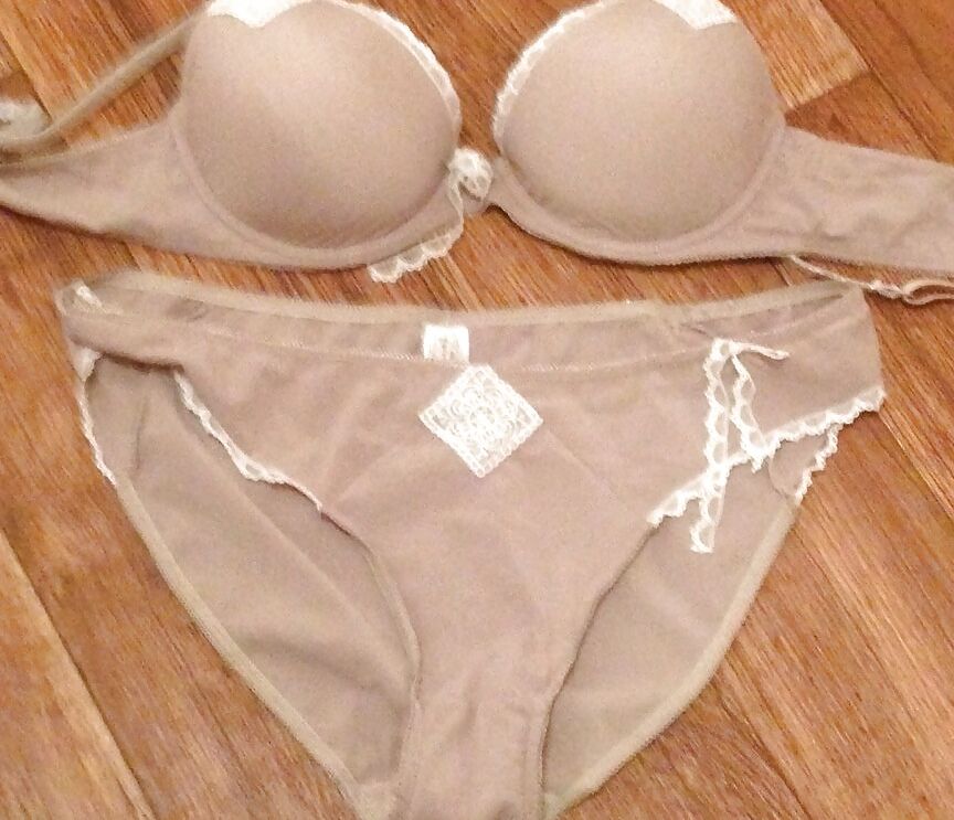 Dessous der Ehefotze, wifes lingerie and pantyhose