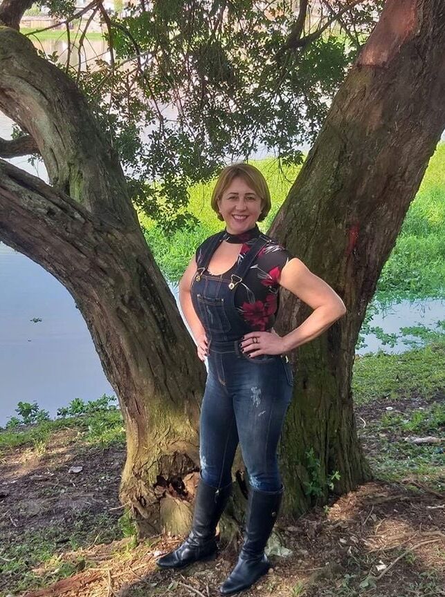 MILF ANA