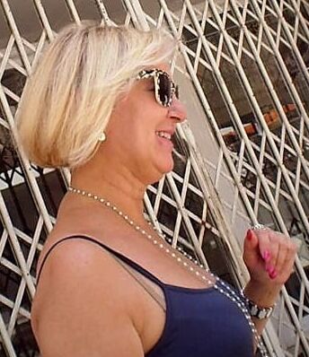 sexy sexy milf