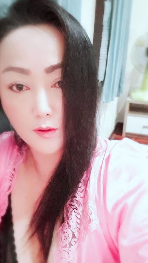 Thai side line girl