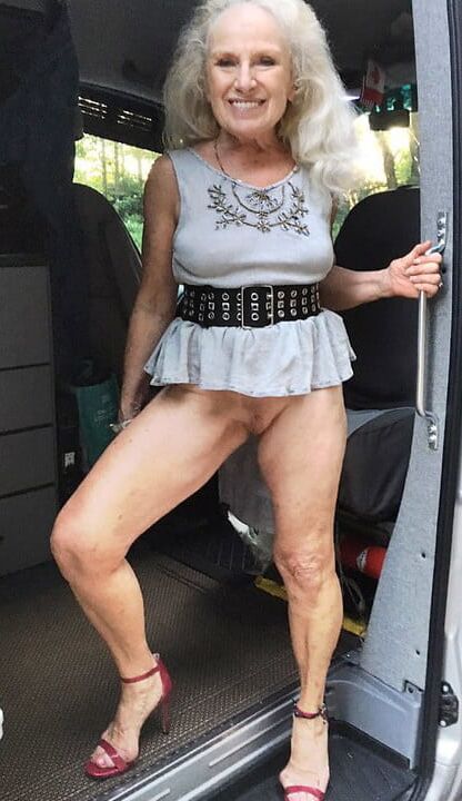 MILF mature femme d&;experience