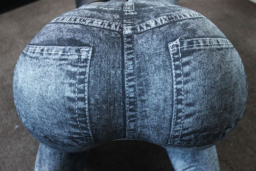 Tanga rosa y leggings