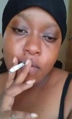 Kenian beauty Aisha hot smoking