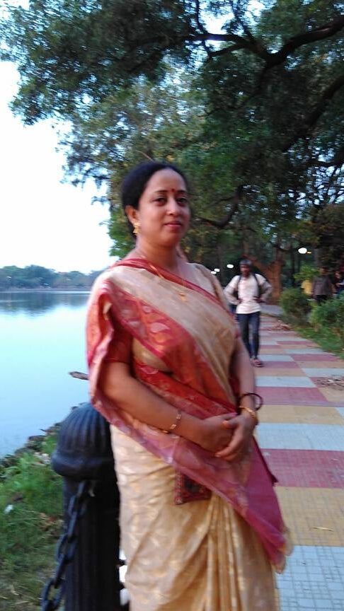 BengaliBustyWife