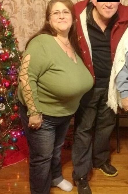 BUSTY GRANNIES ARE HOT TOO!