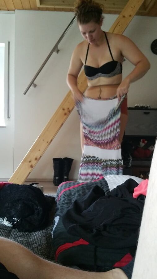 Exposure request for sexy German girlfriend