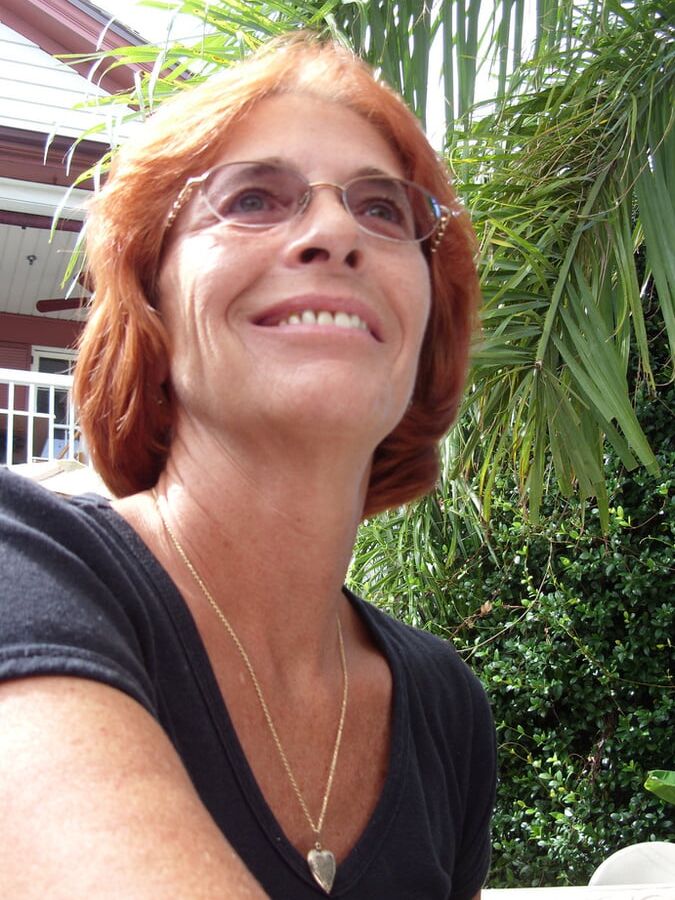 Cindy is a mature wife from Florida