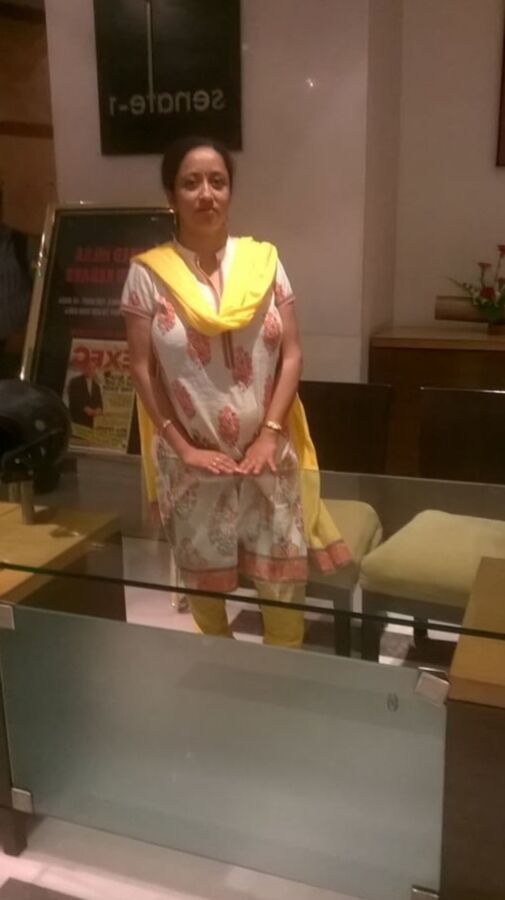 BengaliBustyWife