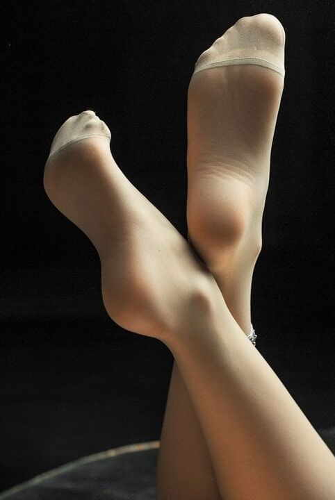 feet and heels only pics