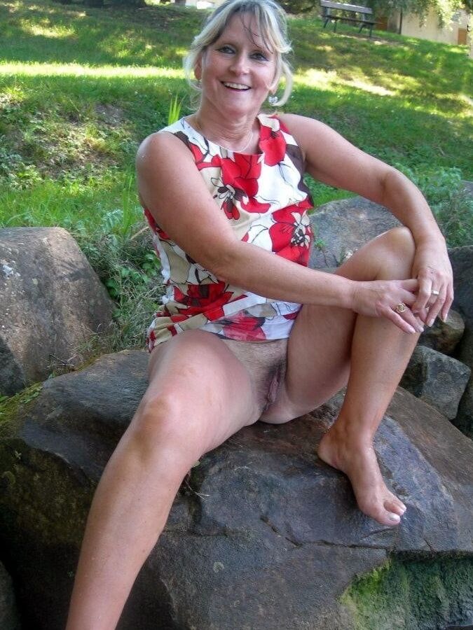 Older and hot (No pants)