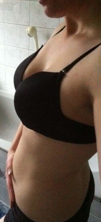 Exposure request for sexy German girlfriend