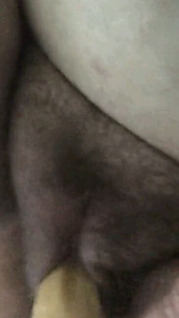La Carla e il dildo usato trovato in un posto