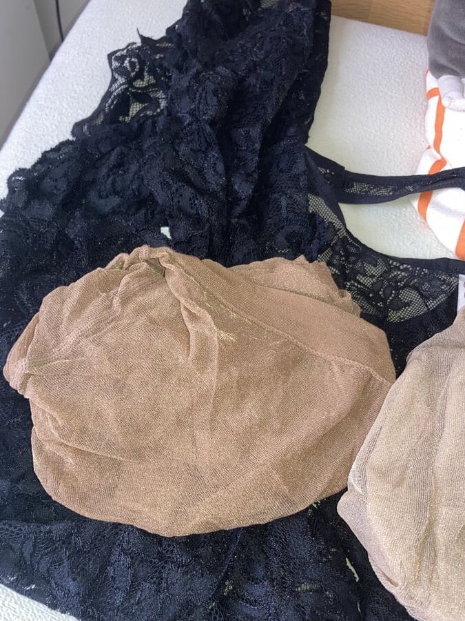 Dessous der Ehefotze, wifes lingerie and pantyhose
