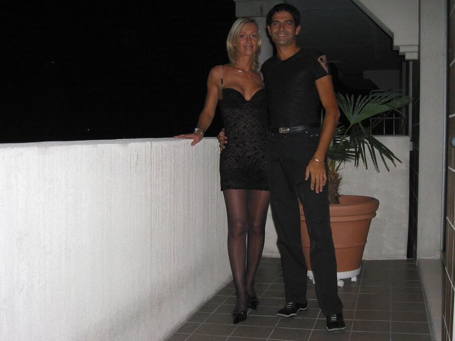 Sexy Blonde Wife Services