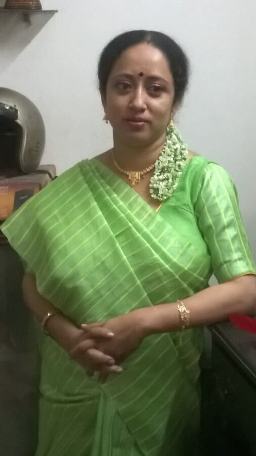 BengaliBustyWife