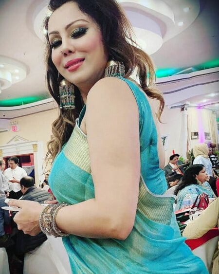Sexy Indian Wives