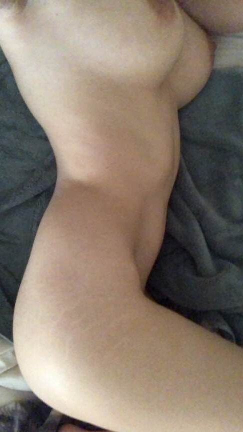 Exposed sluts, Fotzen