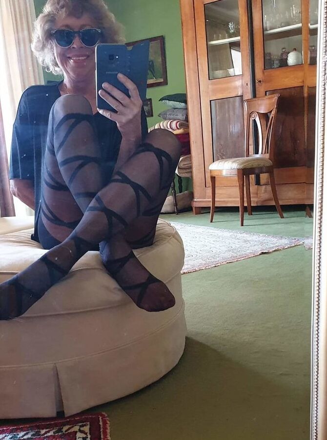 Hot pantyhose Mom