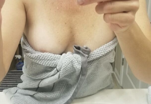 Sexy amateures and matures in a towel