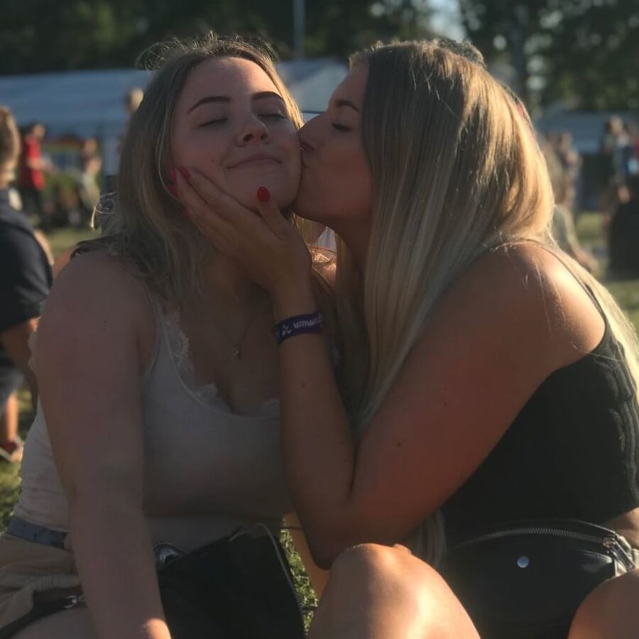 Busty Dutch Blonde Beau