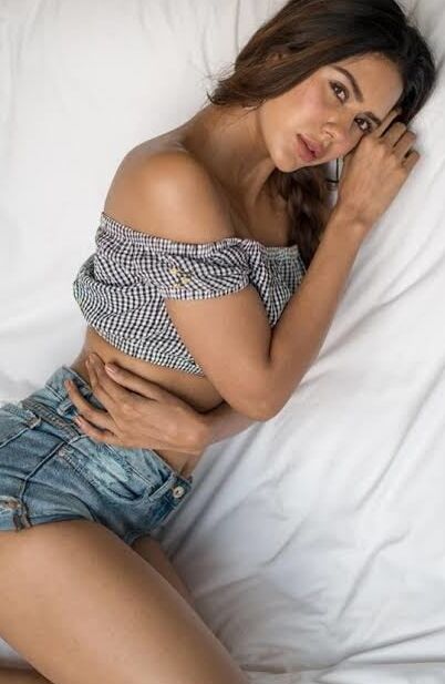 Sonam bajwa sexy hot