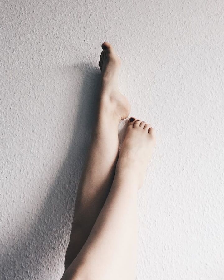 Only Feet (no nude)