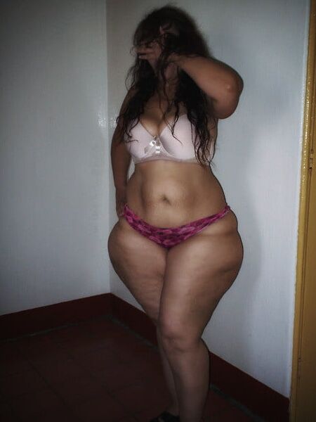 I NEED women like these! Hips don&;t lie!