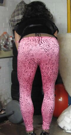Tanga rosa y leggings