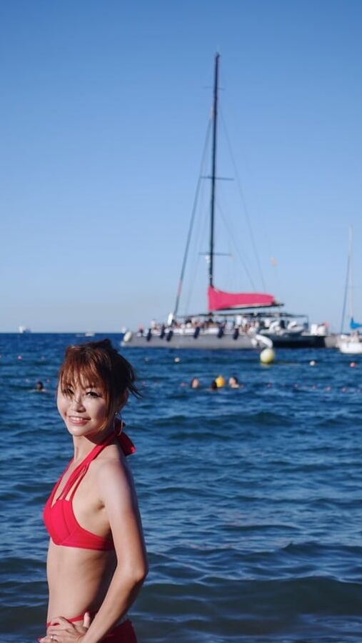 Hong Kong wife non-nude