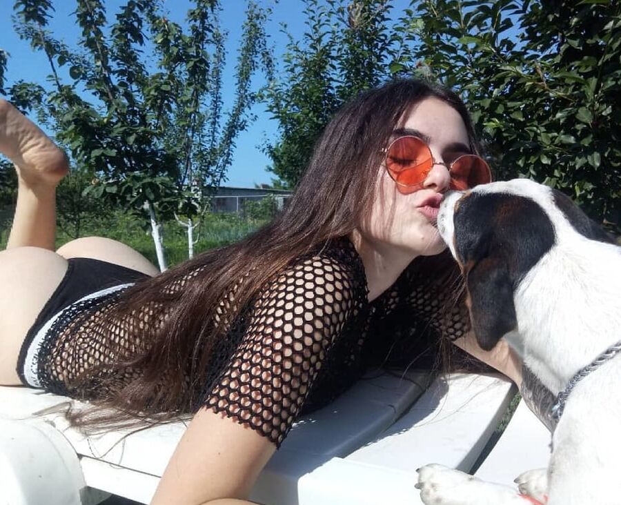 On Instagram- _mona_lena_