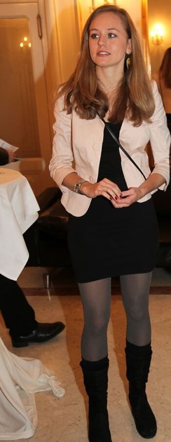 People&;s Wives and GFs in Pantyhose