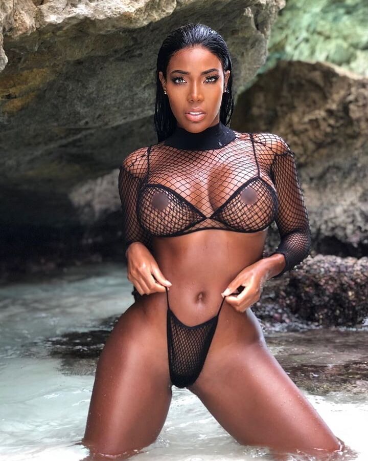 Amazing Ebony babes ()