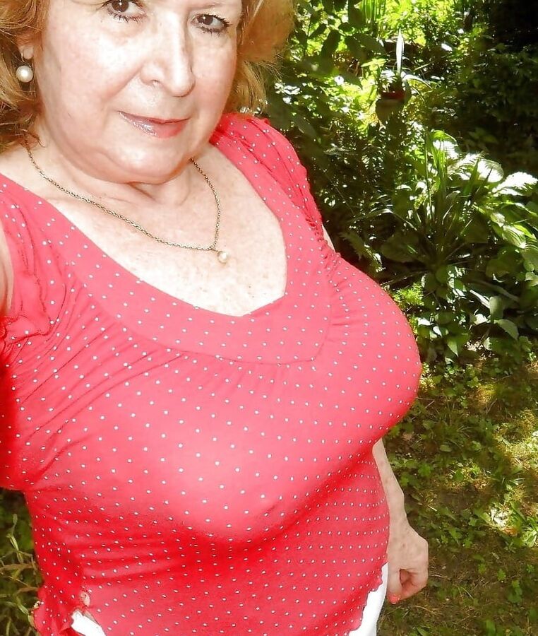 BUSTY GRANNIES ARE HOT TOO!