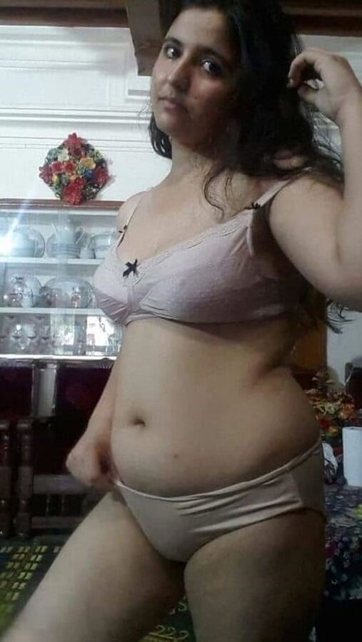 MOST SEXY DESI BABE EVER